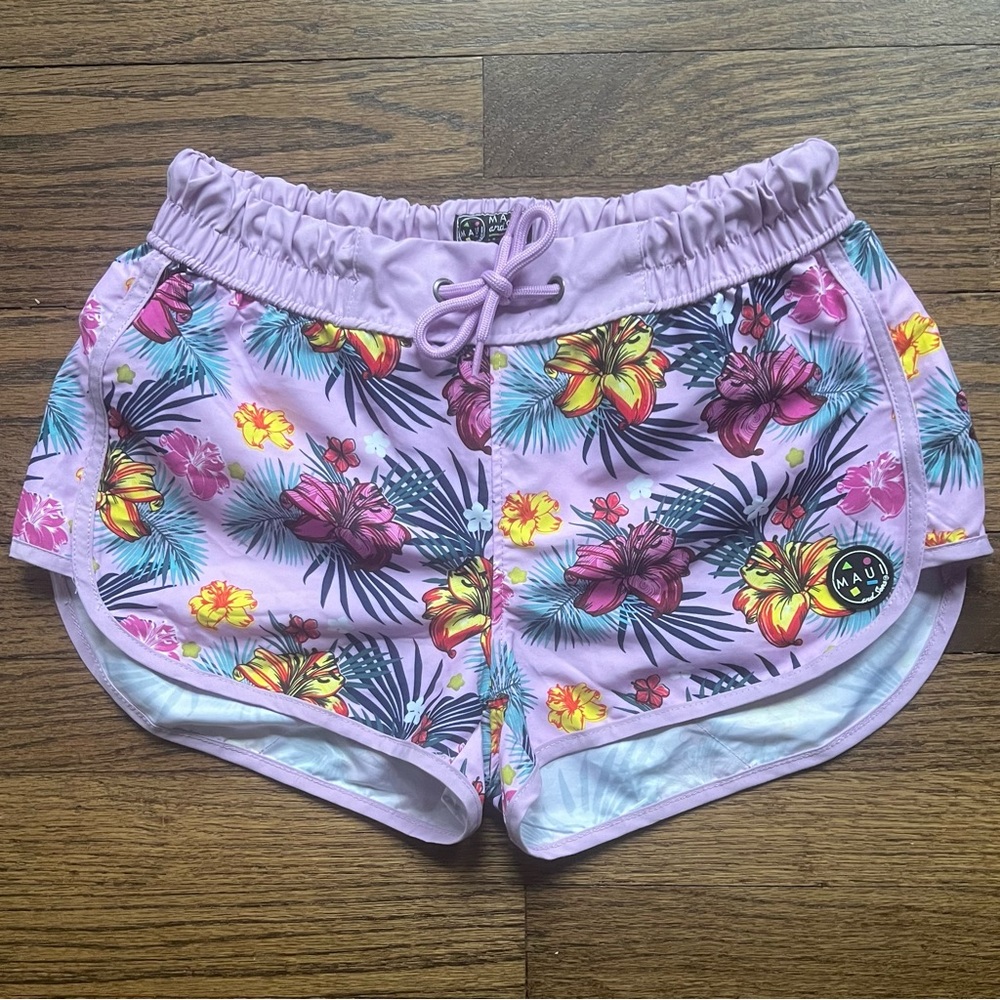 Maui and Sons bright, Hawaiian style shorts